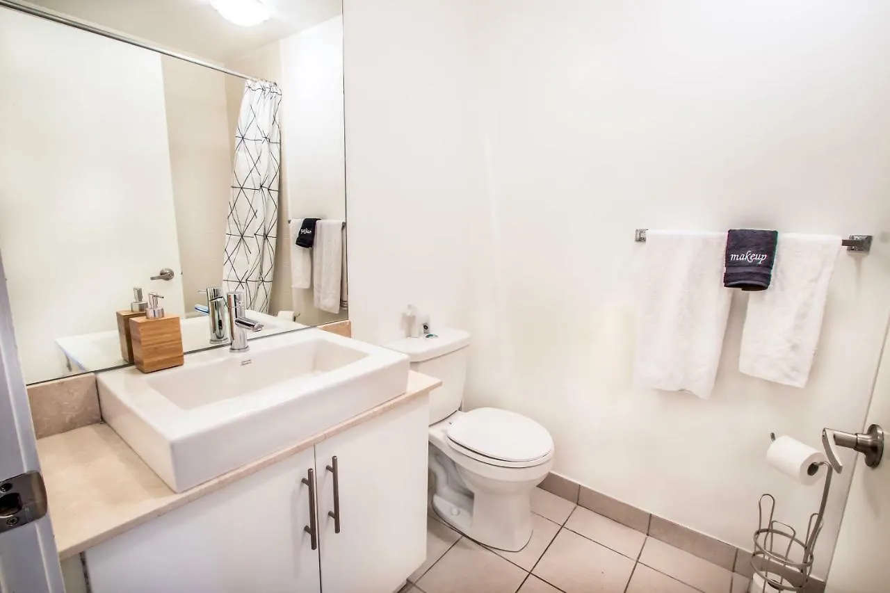 Micasa Suites - Stylish Condo In Maple Leaf Square Toronto Canada